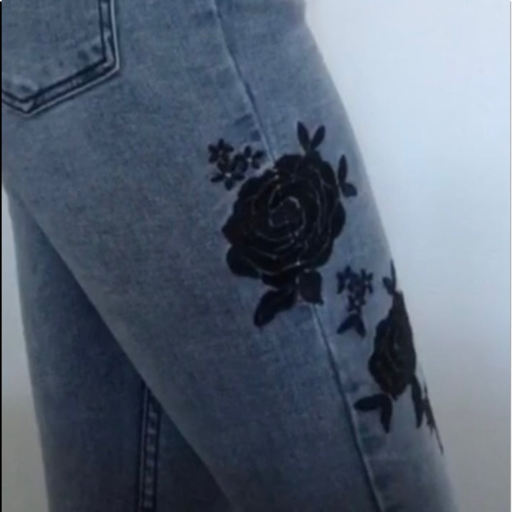 Forever 21 Jeans - Picture 2 of 3